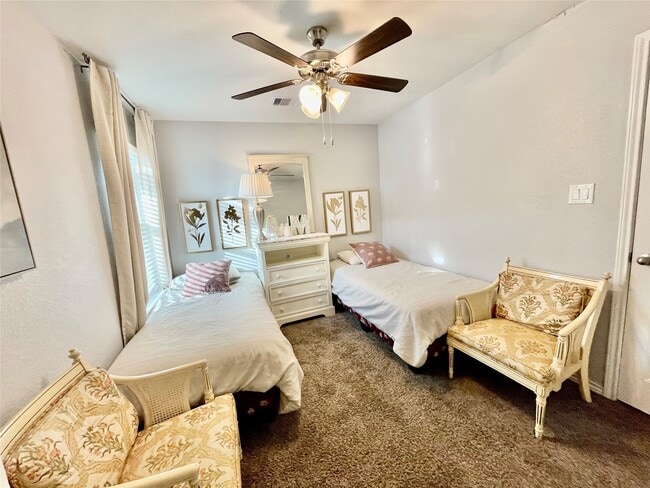 Building Photo - 1916 Thorndyke Ln