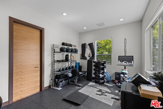 Building Photo - 16424 Marbro Dr