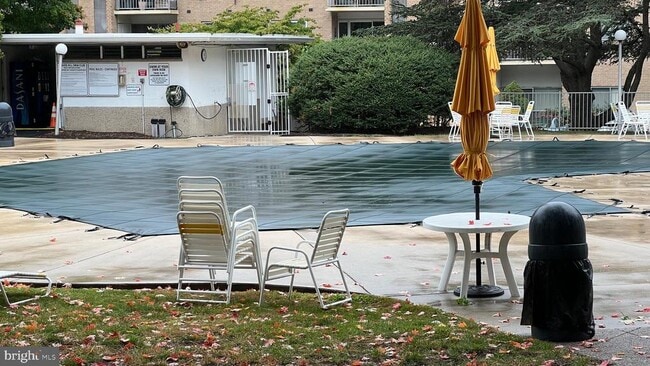 Building Photo - 100 West Ave