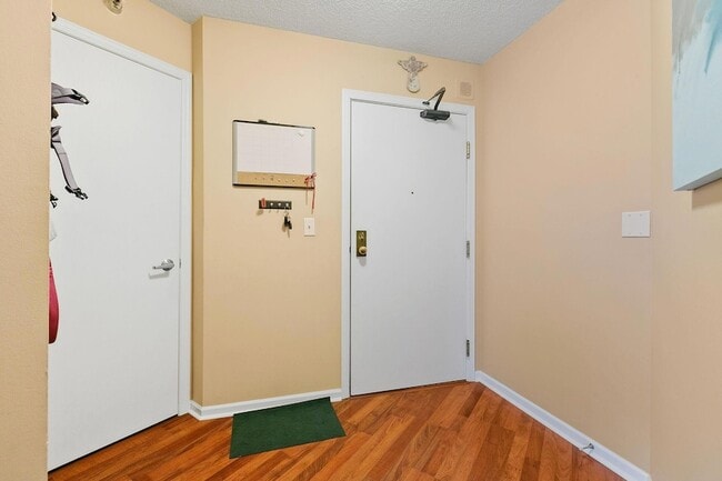 Building Photo - 401 S 1st St