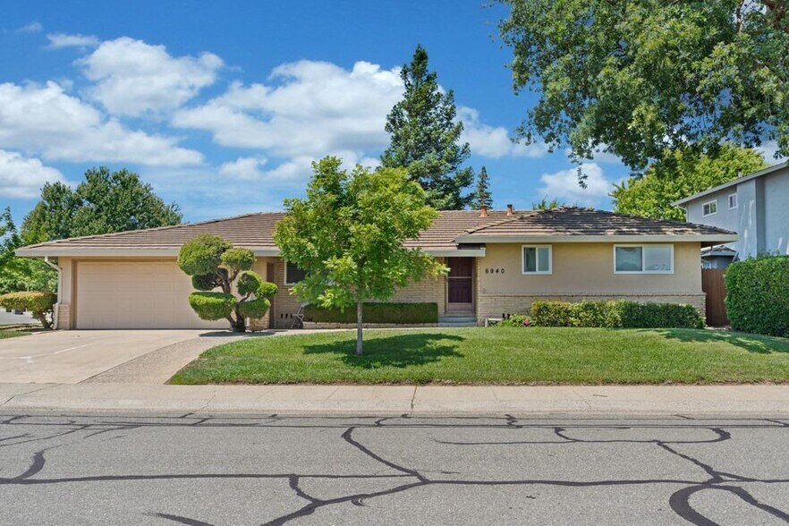 Primary Photo - 6940 Los Cerros Dr