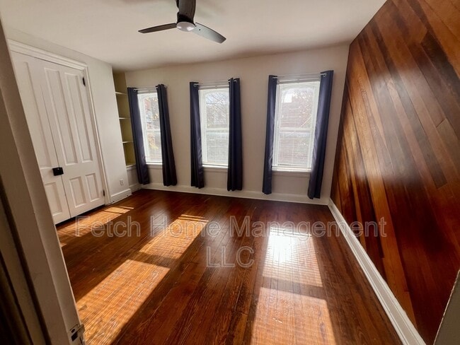 Building Photo - 533 W Walnut St