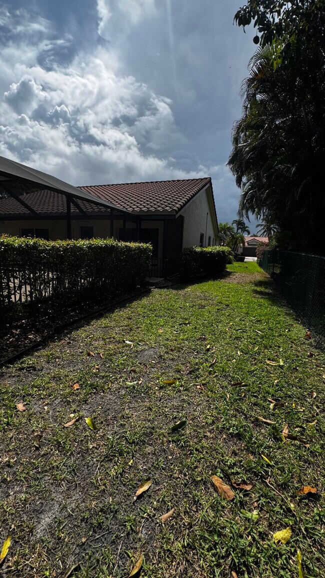 Building Photo - 11822 Island Lakes Ln