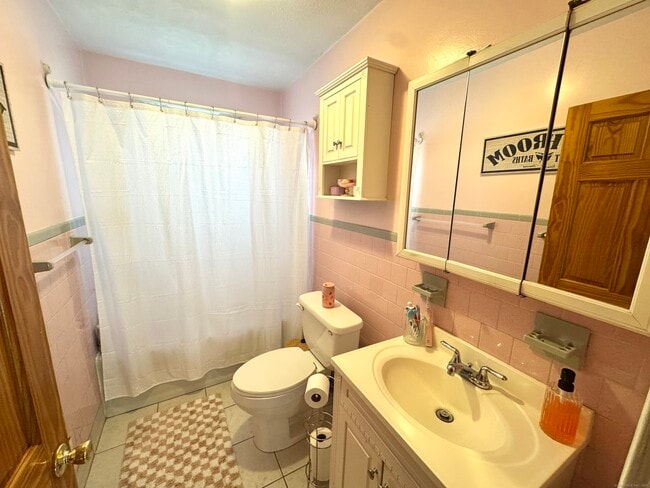 Building Photo - 56 Highwood Ave