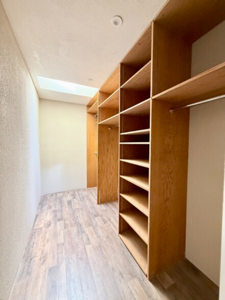 Building Photo - 301 W Mangrum Dr
