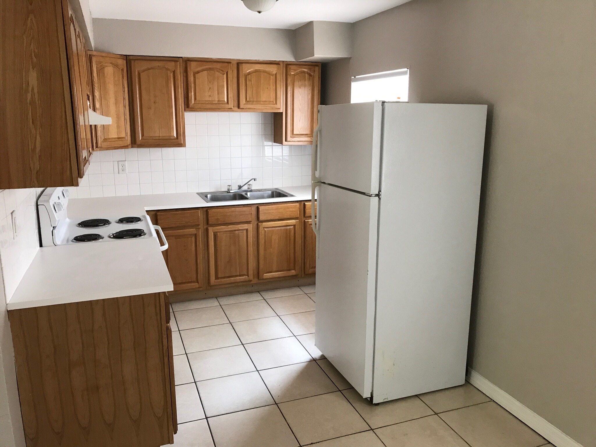 Building Photo - 3217 e Jean St