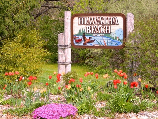 Building Photo - 9580 Sunnyside Road