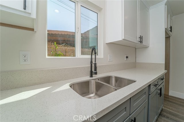 Building Photo - 7420 S Hobart Blvd