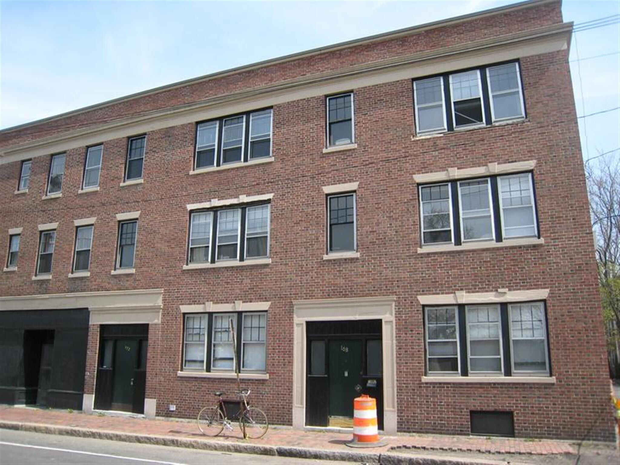 Building Photo - 160 Norfolk St