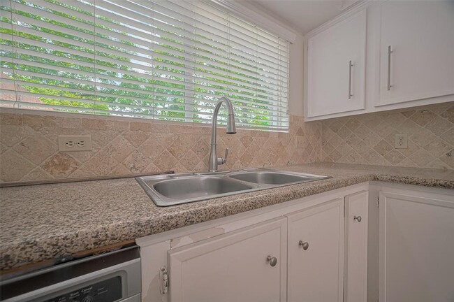 Building Photo - 1038 Red Rock Canyon Dr