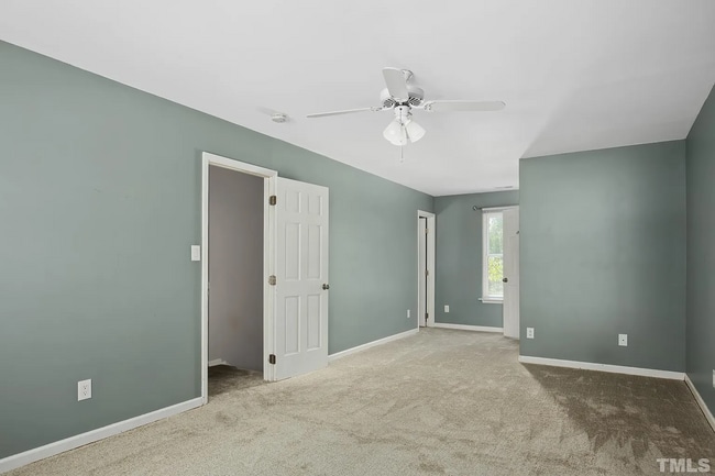 Building Photo - 105 Lone Tree Ct