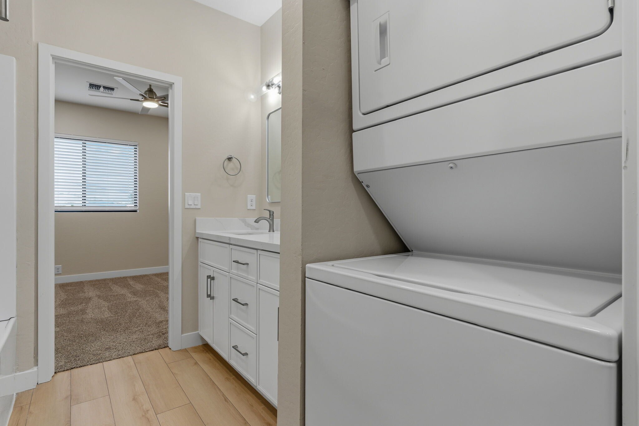 Building Photo - 1222 E Diamond St