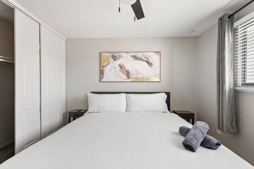 Building Photo - 4102 W Virginia Ave