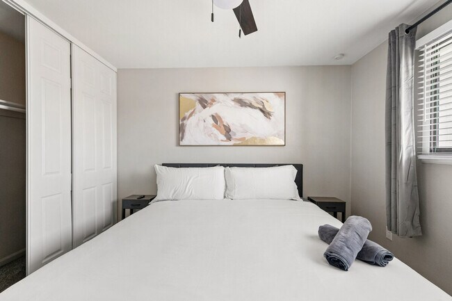 Building Photo - 4102 W Virginia Ave