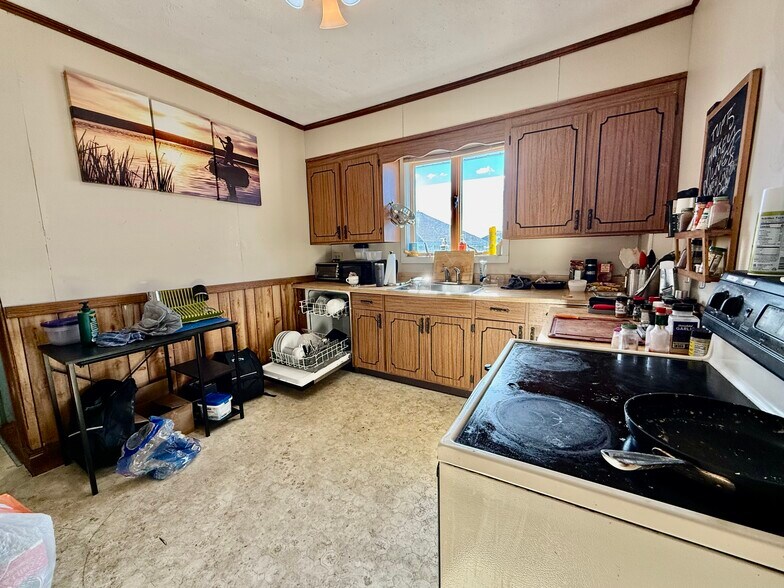 Primary Photo - 112 College Ave