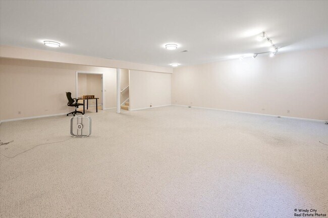 Building Photo - 1848 Crenshaw Cir