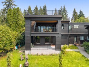 Building Photo - Stunning remodeled apartment with large walk-out patio