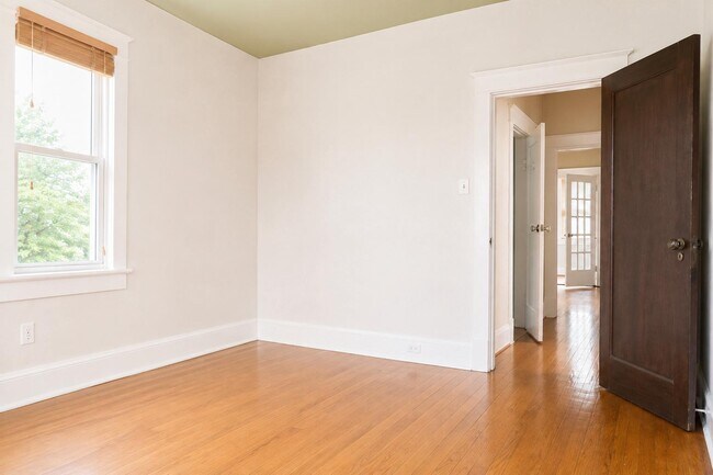 Building Photo - 111 E Randolph Ave