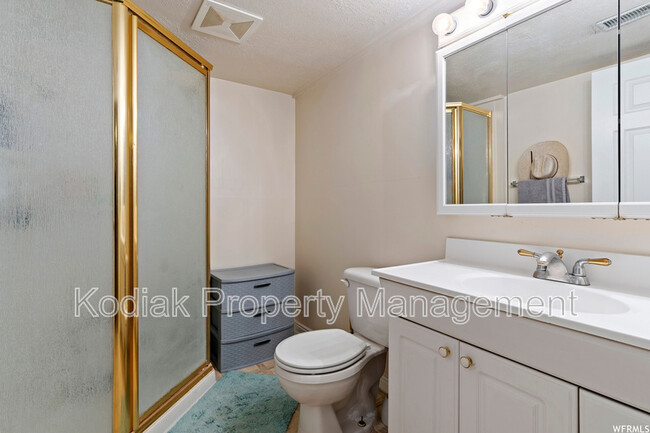 Building Photo - 1668 W Rockbridge Dr
