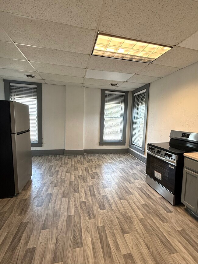 Building Photo - 417 High St