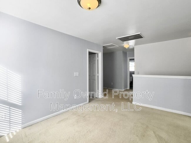Building Photo - 100 Salem Creek Dr