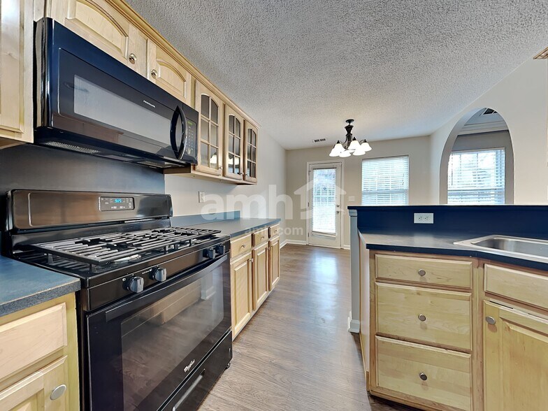 Building Photo - 6902 Brachnell View Dr