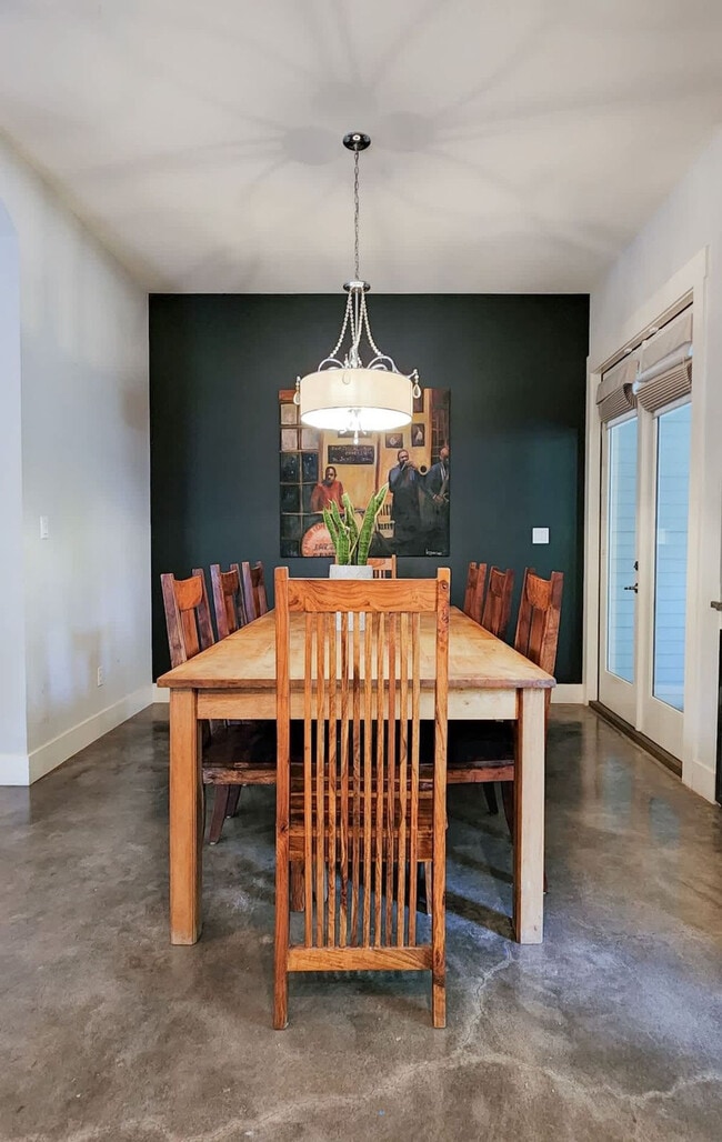 Building Photo - 803B Dawson Rd