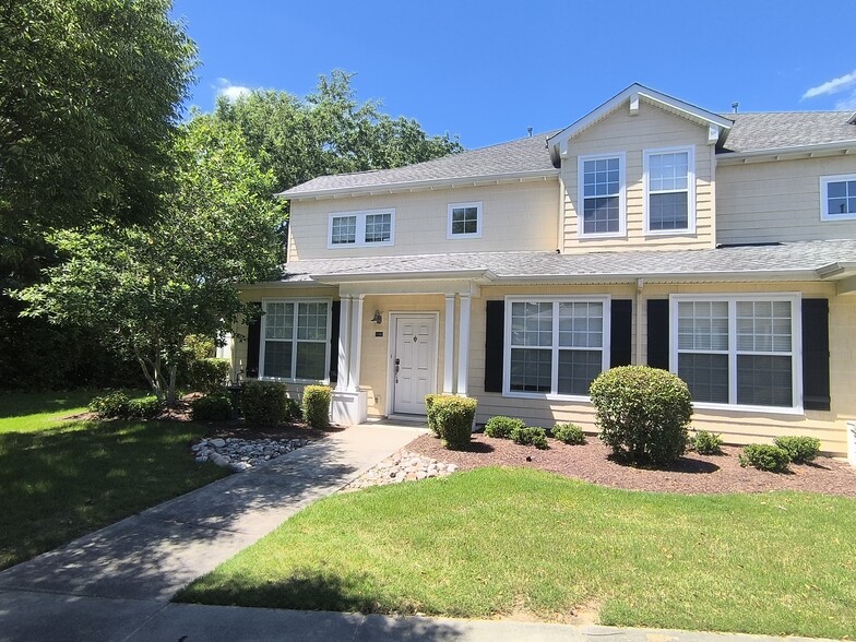 Building Photo - 1180 Grace Hill Dr