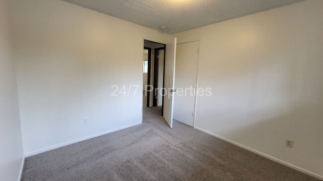 Building Photo - 3BD I 2BA Home w/ Large Yard - Beaverton!