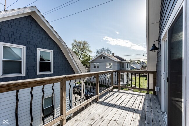 Building Photo - 1330 Marlowe Ave