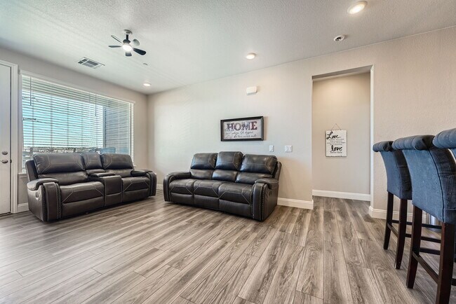 Building Photo - 16860 Askins Lp