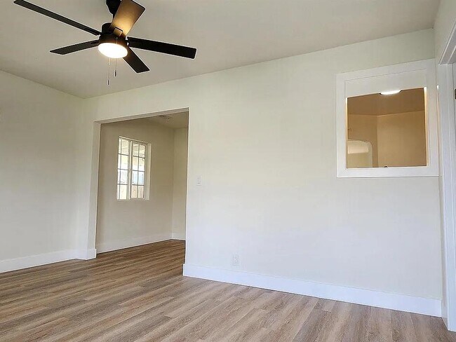 Building Photo - 308 Vine St