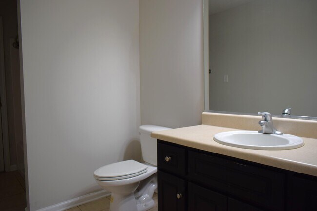 Building Photo - 106 Grove Landing Ct