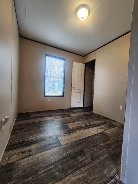 Building Photo - 1269 N Adkins Hill Rd