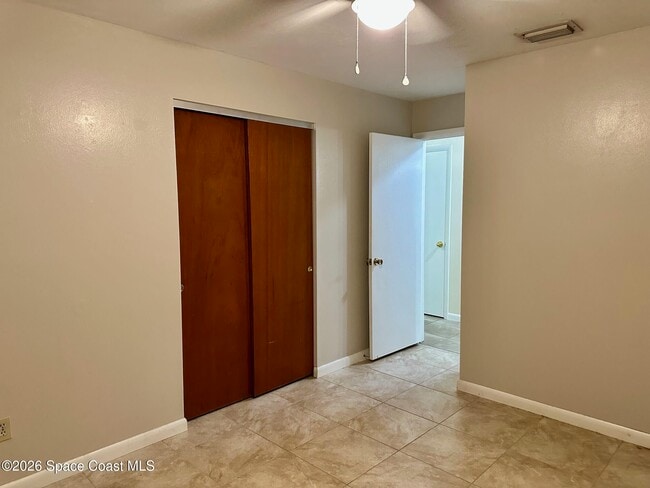 Building Photo - 680 Birchwood Ln