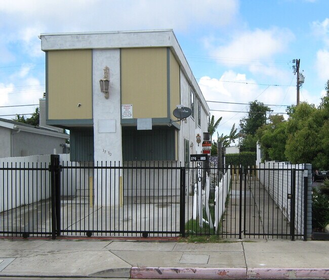 Primary Photo - 3750 Clairemont Mesa Blvd
