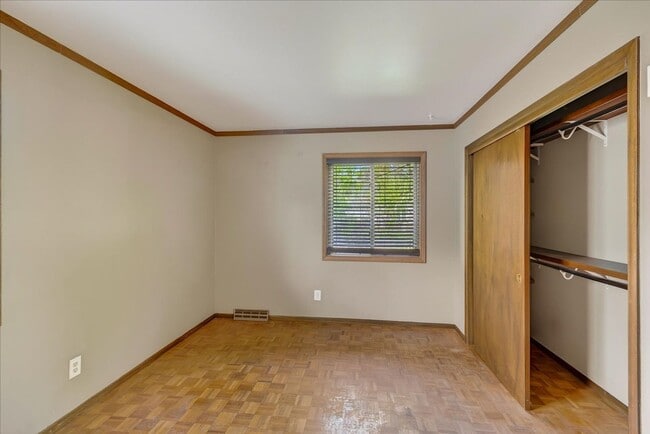 Building Photo - 1806 Golden Oak Ln