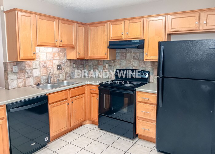Building Photo - 5540 Dedo Cove