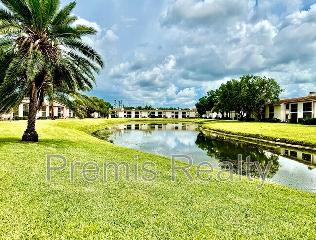 Building Photo - 141 Lakeside Dr