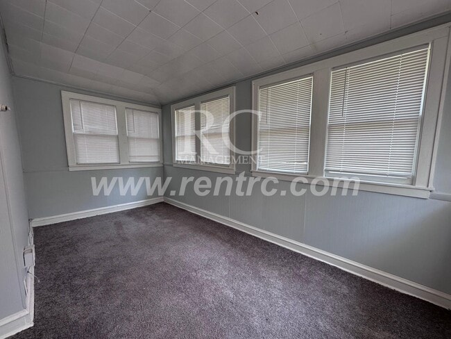Building Photo - 1501 Walnut-