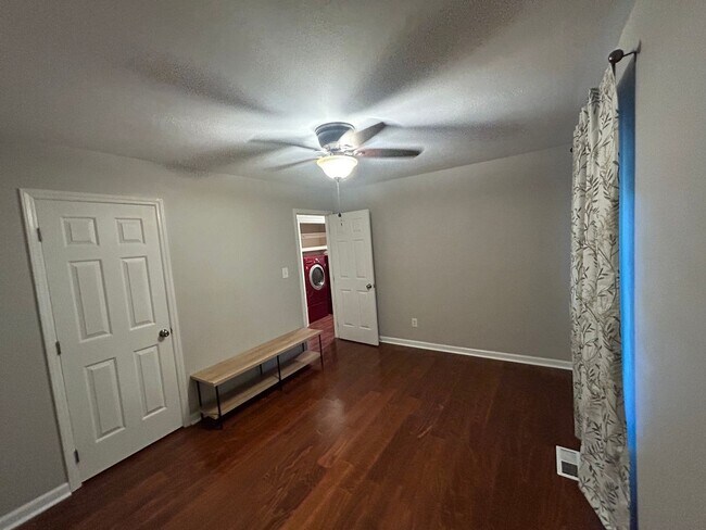 Building Photo - Charming 3BR House in Raleigh