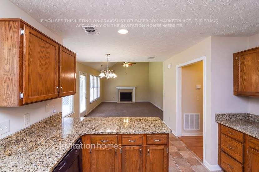 Building Photo - 4255 Ivy Run Cir