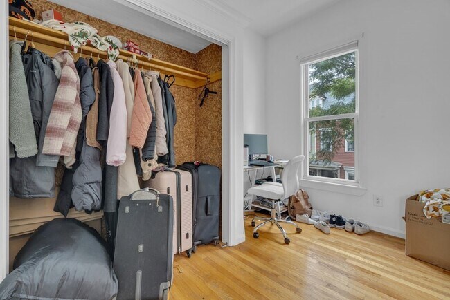 Building Photo - 12 Gates St