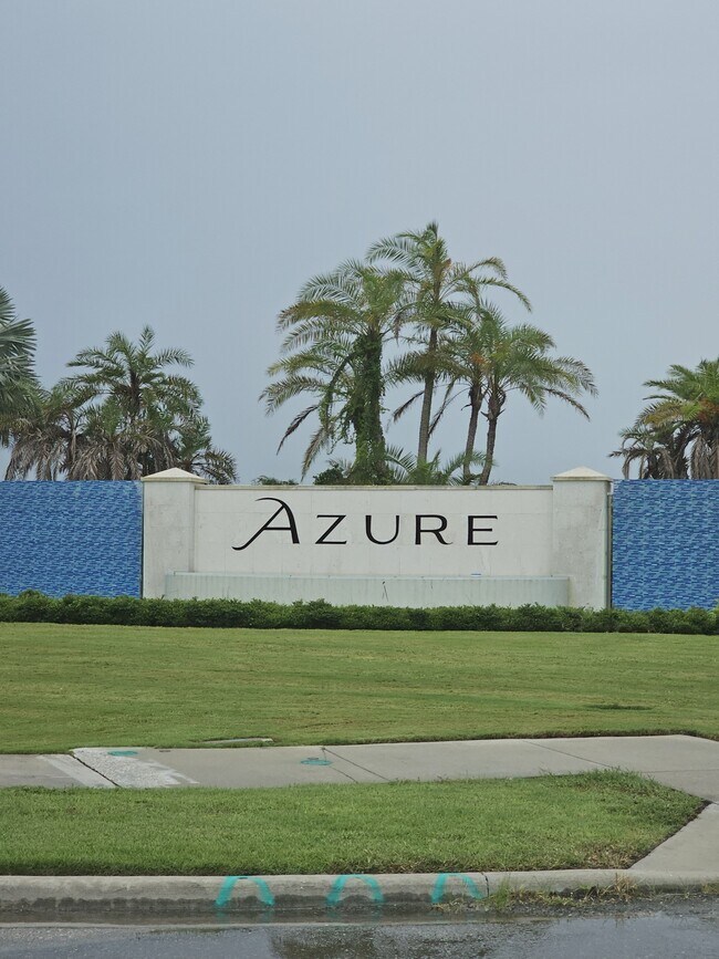 Building Photo - 9007 St Lucia Dr