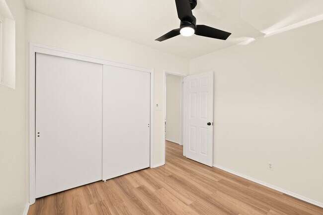 Building Photo - 4419–4423 Mississippi St — fully renovated with designer finishes throughout!