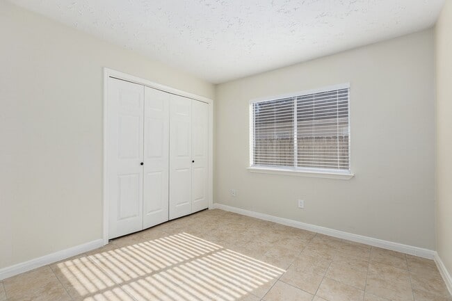 Building Photo - 5442 Garden Village Dr