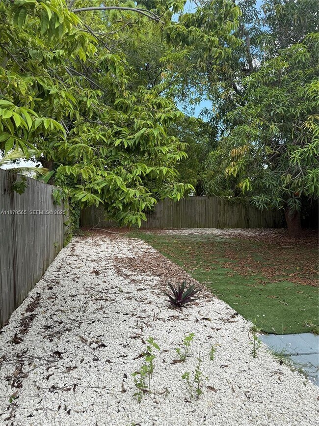 Building Photo - 27 NW 44th St