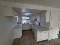 Building Photo - 4338 Ward Pl NE