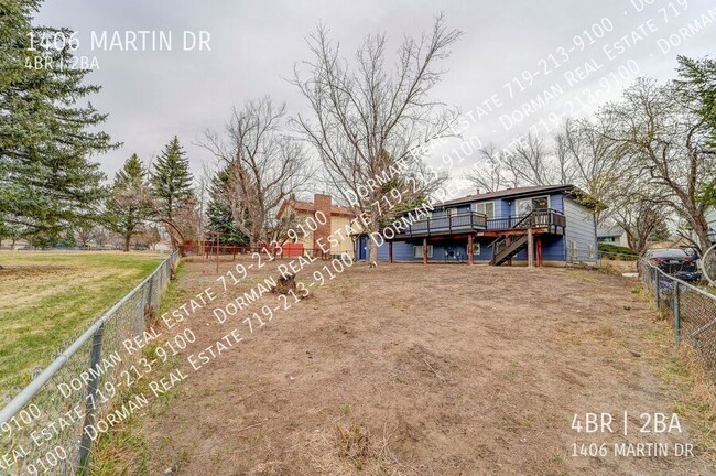 Building Photo - 1406 Martin Dr