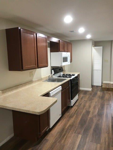Kitchen (there is a refrigerator) - 522 Hillsboro Ave